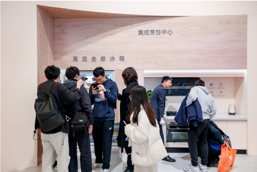 AWE2025現場直擊：長虹家電全面AI化 演繹品牌躍升新路徑 